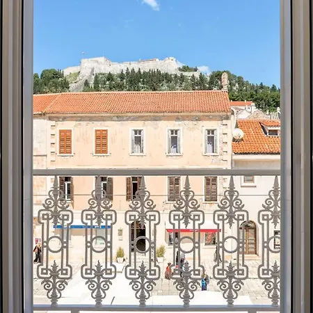 Tudor 2 Διαμέρισμα *