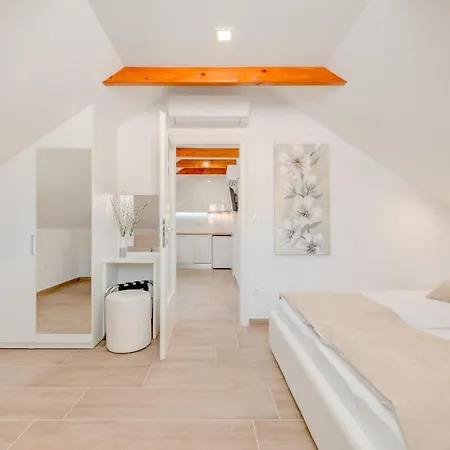 Tudor 2 Apartamento