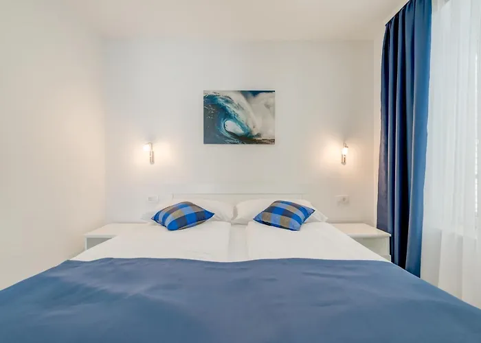 Tudor 2 *